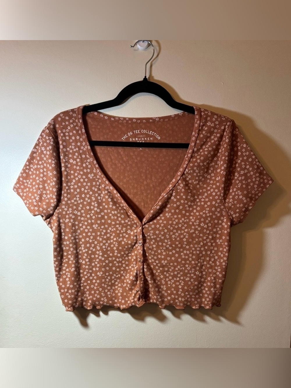 Aeropostale OG Shrunken Tee Rust Floral Button-Front Ribbed Crop Top Y2K Henley